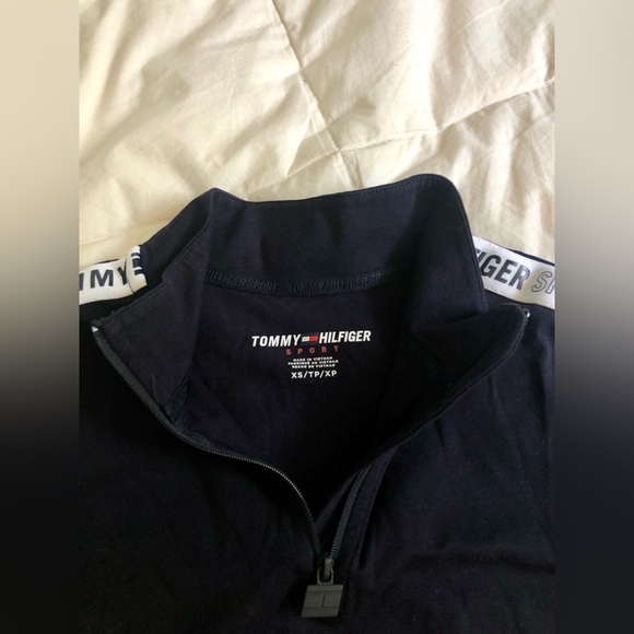 Tommy Hilfiger New Women’s Quarter-Zip Mock-Neck Pullover Sweatshirt Size XS. - Picture 4 of 4